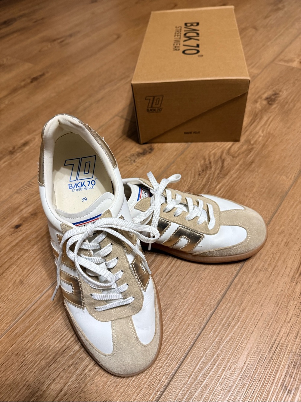 Back 70 Women's White & Beige Retro Sneakers